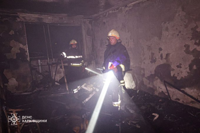 Харків: під час пожежі у багатоповерхівці загинула жінка (фото)